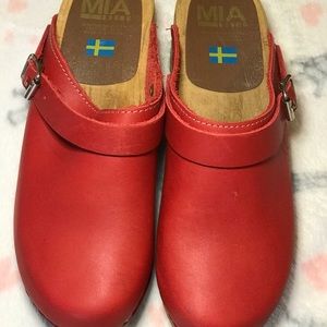 MIA Red clogs from Sweden brand Mia leather